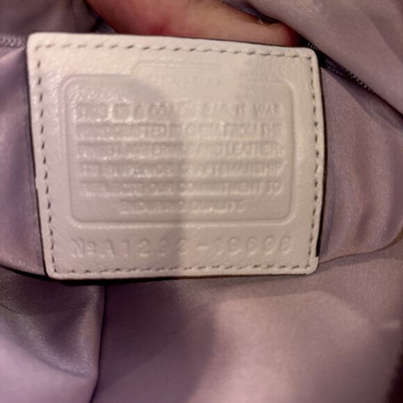 Coach Signature Swingback/Shoulder Bag Style #19398 - Picture 12 of 12